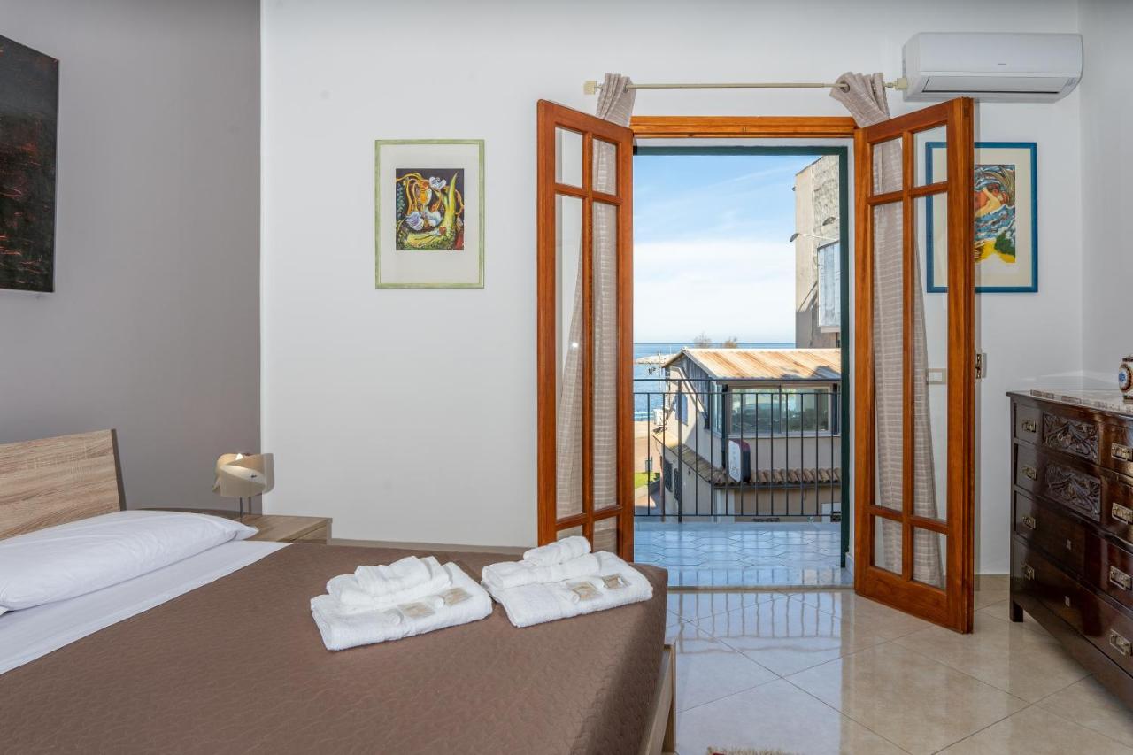 B&B Una Terrazza Sul Golfo Di Сферракавалло Экстерьер фото